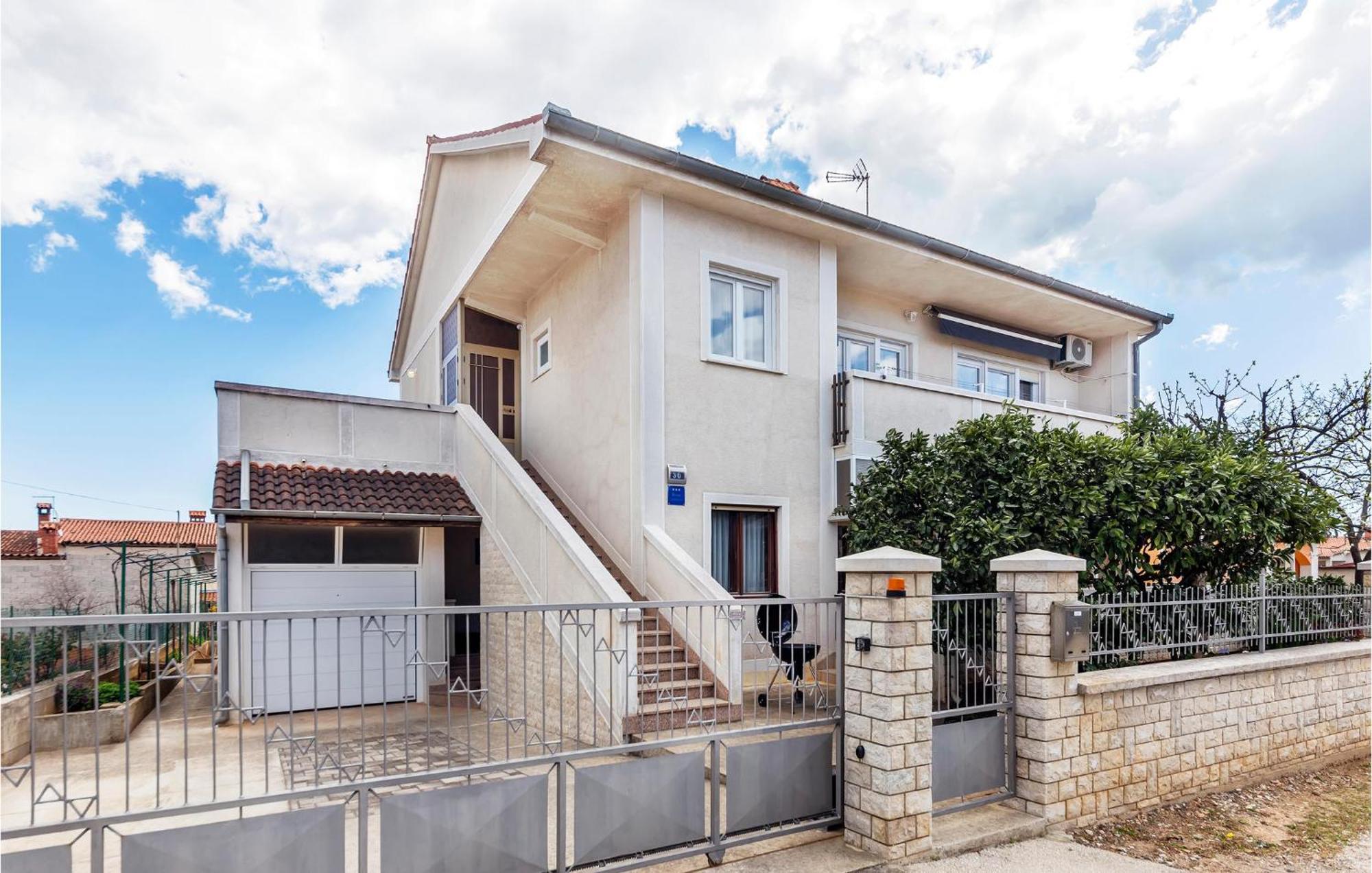 Apartmán 3 Bedroom Awesome In