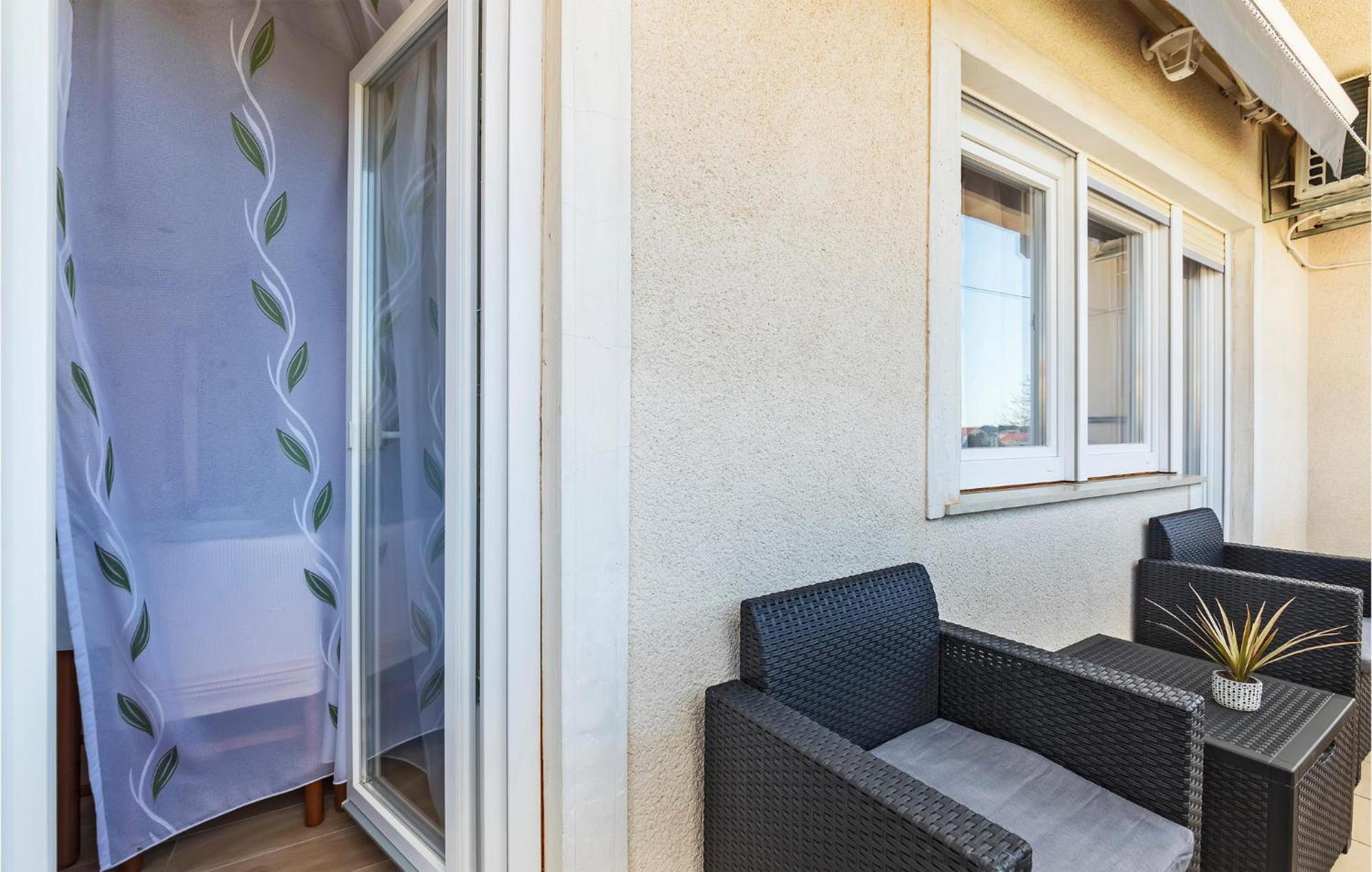 Apartmán 3 Bedroom Awesome In Pula